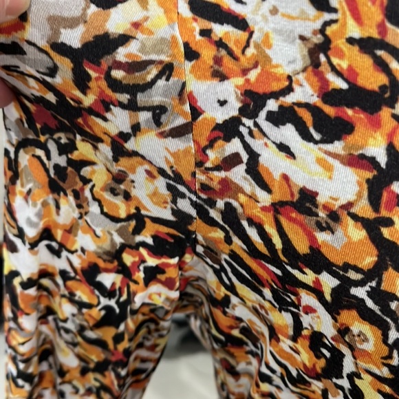 Colourful dress with black piping - Picture 4 of 9